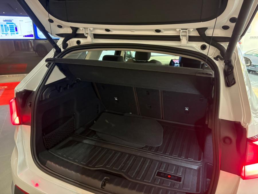 iX1 Edrive20i X-Line - Image 5